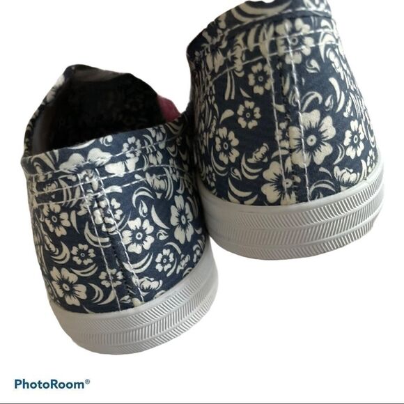 Blue & White Casual Sneakers, Size 7 - Picture 3 of 3